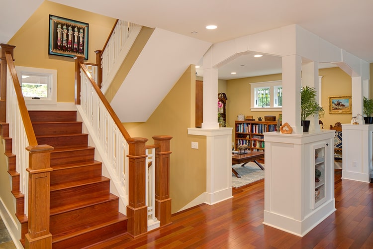 Beaver Lake Craftsman