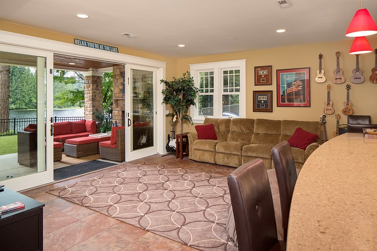 Beaver Lake Craftsman