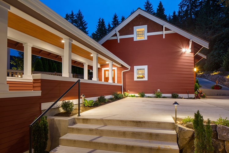 Beaver Lake Craftsman