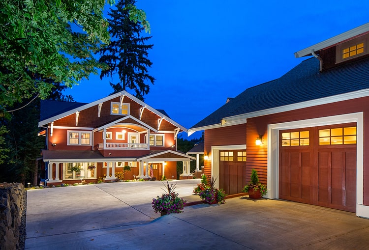 Beaver Lake Craftsman