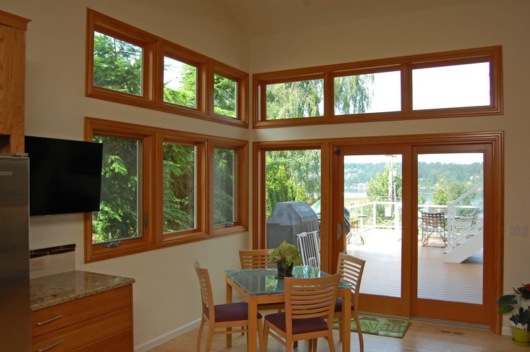 East Lake Sammamish – Kitchen & Stair