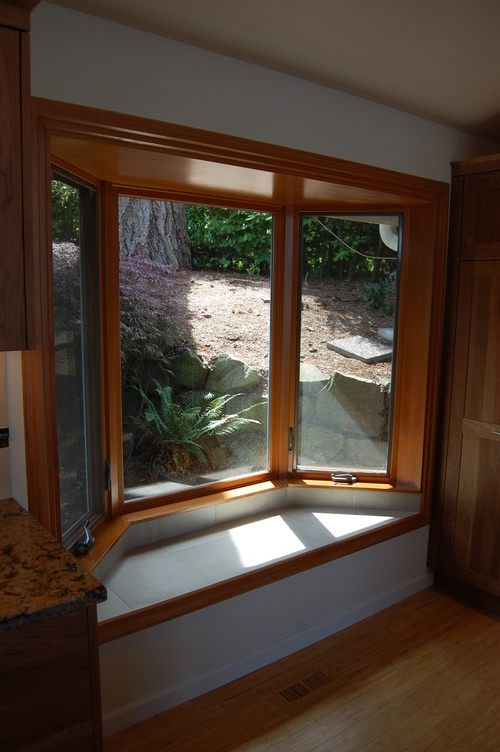 East Lake Sammamish – Kitchen & Stair