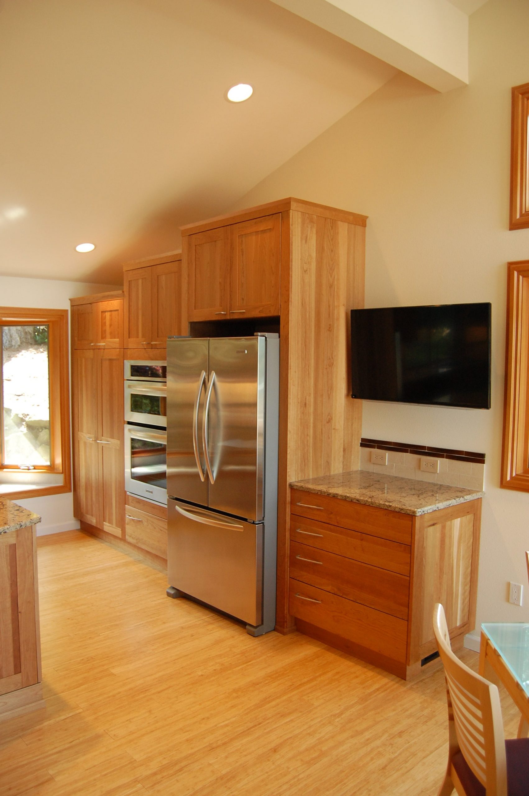 East Lake Sammamish – Kitchen & Stair